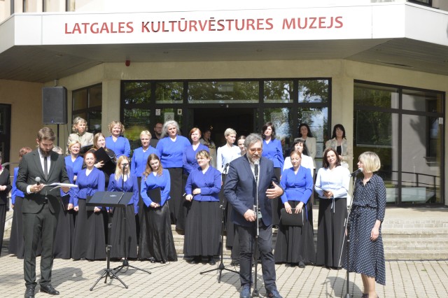 Starptautiskās izstādes "Rosemania/Rozes valdzinājums" atklāšanas pasākums. R. Vancānes foto.